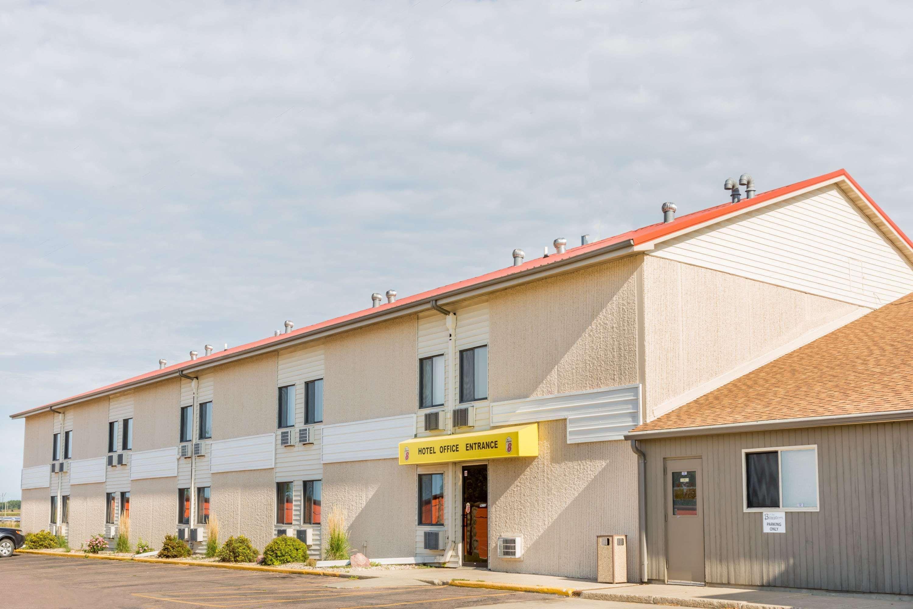 Super 8 By Wyndham Luverne Εξωτερικό φωτογραφία